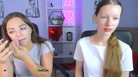 kiki_swan online show from 09/17/25, 05:53