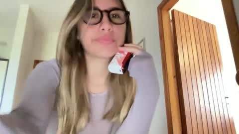 kikibae2 online show from 02/25/25, 07:52