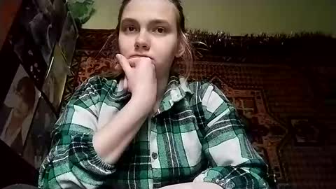 kikibang_ online show from 12/22/25, 08:11