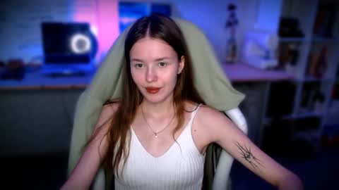 Snapshot of kikies_ chatting on 12/04/24, 07:23 Mika and Miranda online show from 12/04/24, 07:23