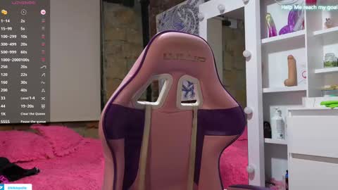 Snapshot of kikilepetite chatting on 03/03/25, 11:24 kiki online show from 03/03/25, 11:24