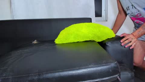 kikio_yu online show from 12/12/24, 06:57