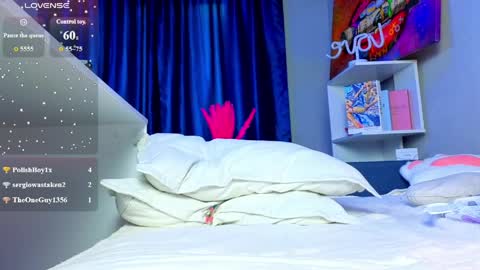 Snapshot of kikiolovely chatting on 05/15/26, 11:23 Kiki online show from 05/15/26, 11:23