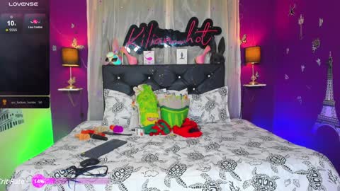 Snapshot of kilian_hot chatting on 12/20/24, 09:00  Kilian  online show from 12/20/24, 09:00