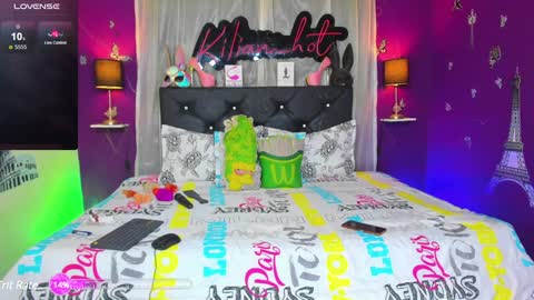 Snapshot of kilian_hot chatting on 12/29/24, 12:01  Kilian  online show from 12/29/24, 12:01