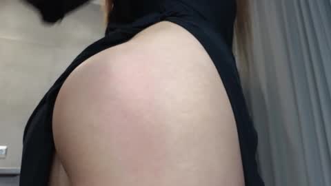 EvaAnna online show from 01/21/25, 03:15