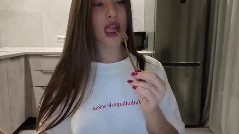 EvaAnna online show from 02/28/26, 08:43