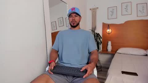 Kilua Muscle guy online show from 10/09/25, 09:57