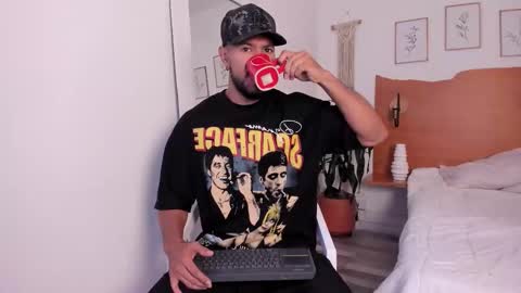 Kilua Muscle guy online show from 10/16/25, 09:38