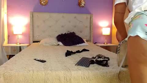 Mia  Kim online show from 11/18/25, 10:41