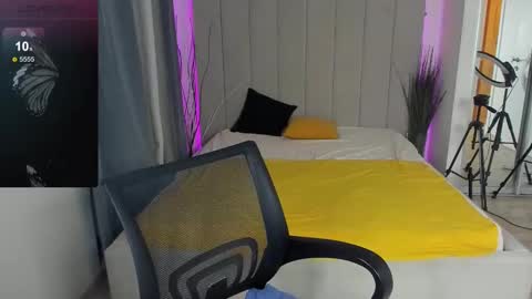 Kim online show from 03/03/25, 09:05