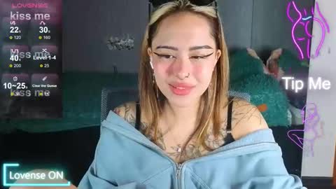 Kim online show from 10/05/25, 05:17