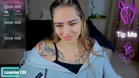 Kim online show from 10/30/25, 06:04