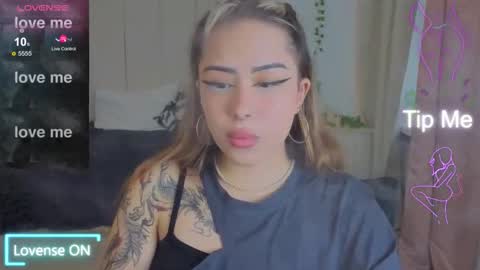 Kim online show from 11/05/25, 10:04