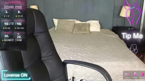 Kim online show from 11/23/25, 04:56