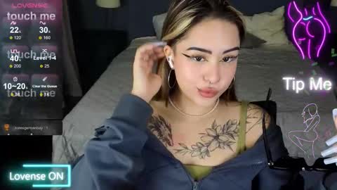 Kim online show from 11/30/25, 05:33