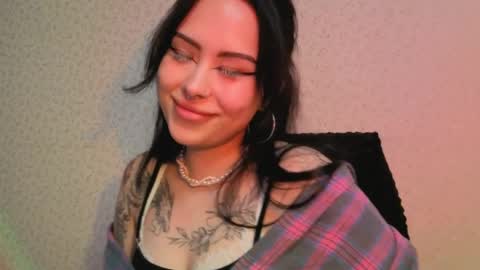 Snapshot of kim_brownie chatting on 05/17/26, 09:33 Kim online show from 05/17/26, 09:33