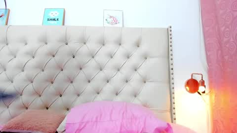 kim_eli online show from 12/31/24, 08:04