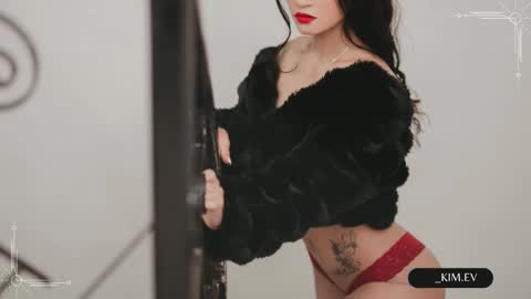 Kim  online show from 01/15/25, 08:09