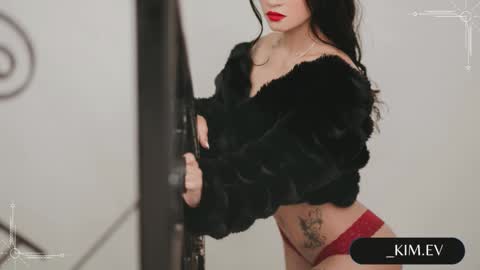 Kim  online show from 01/16/25, 08:11