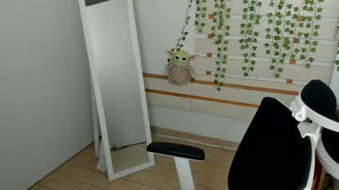 Snapshot of kim_go chatting on 09/22/25, 06:37 Kim online show from 09/22/25, 06:37