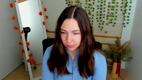 Snapshot of kim_go chatting on 10/13/25, 01:00 Kim online show from 10/13/25, 01:00