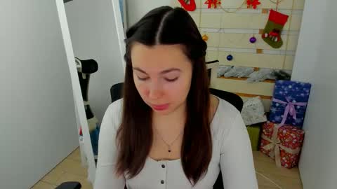 Snapshot of kim_go chatting on 12/19/25, 07:37 Kim online show from 12/19/25, 07:37