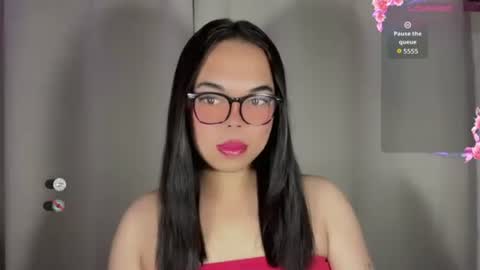 Snapshot of kim_kyile chatting on 11/24/25, 01:00 KYLIE online show from 11/24/25, 01:00