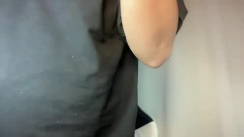 Snapshot of kim_kyile chatting on 12/15/25, 12:59 KYLIE online show from 12/15/25, 12:59