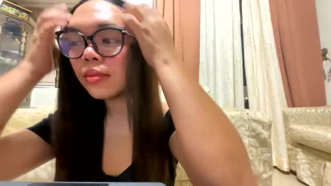 Snapshot of kim_kyile chatting on 04/10/26, 04:12 KYLIE online show from 04/10/26, 04:12