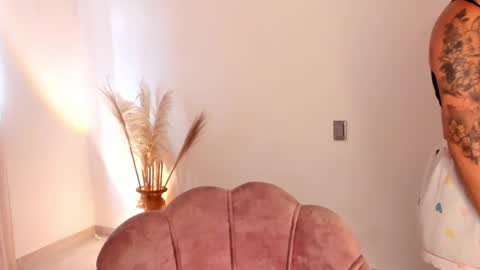 Kim Murphy online show from 04/05/26, 01:52