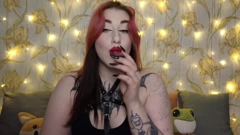 Snapshot of kim_possible1 chatting on 12/19/24, 05:18 Hi Im Kimberly but u can call me Kim. Turn on ur sound i love to talk and moan online show from 12/19/24, 05:18