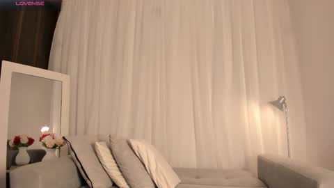 Kim online show from 12/04/25, 01:31