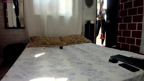 Kim  Yuk online show from 11/18/25, 07:18