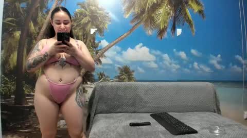 Snapshot of kimberd33 chatting on 11/14/25, 02:27 Kimmy online show from 11/14/25, 02:27