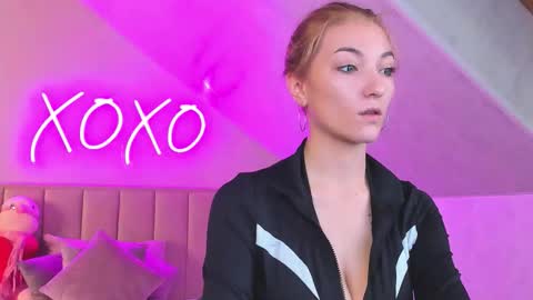 kimberlly_smith online show from 11/14/25, 12:09