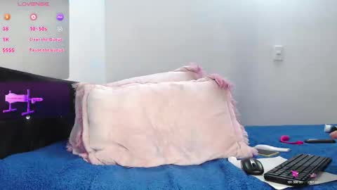 Talianaa online show from 02/12/26, 01:44