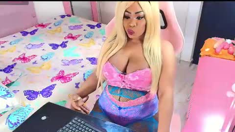 Snapshot of kimberly_bellu chatting on 06/21/26, 12:46 Anita. online show from 06/21/26, 12:46