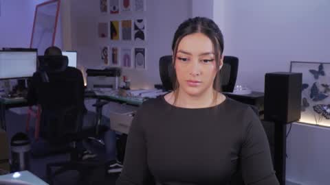 Kimberly 1200-1900 GMT-5 online show from 12/01/25, 06:57