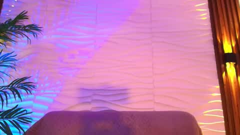 kimberly gonzalez online show from 10/24/25, 03:47