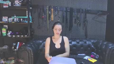  KIMBERLY SWAN  online show from 02/18/25, 03:43