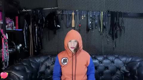  KIMBERLY SWAN  online show from 10/19/25, 02:12