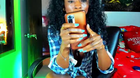 Snapshot of kimberlybanks2 chatting on 12/05/24, 02:11 Kimberly Banks online show from 12/05/24, 02:11