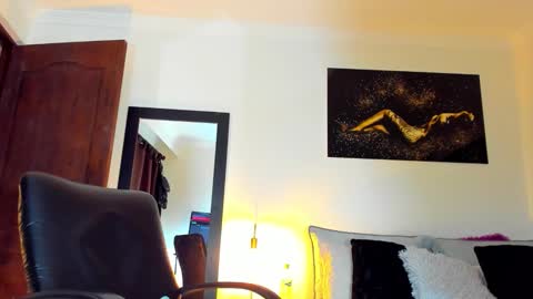 Snapshot of kimberlybanks2 chatting on 11/25/25, 10:15 Kimberly Banks online show from 11/25/25, 10:15