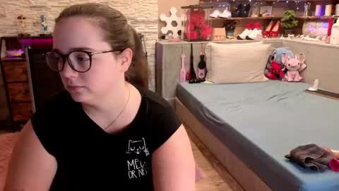 Snapshot of kimberlycaprice chatting on 05/16/26, 08:11 kimberlycaprice online show from 05/16/26, 08:11