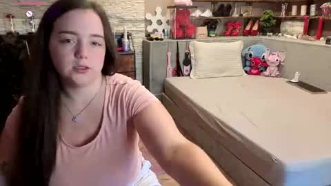 Snapshot of kimberlycaprice chatting on 07/13/26, 07:00 kimberlycaprice online show from 07/13/26, 07:00
