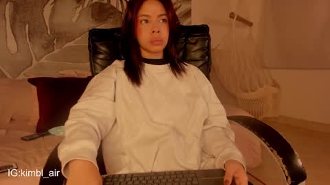 Kim online show from 02/02/25, 12:35