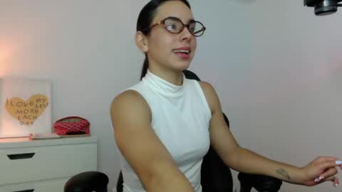 Snapshot of kimcandy_ chatting on 05/15/26, 11:12 CAMI online show from 05/15/26, 11:12