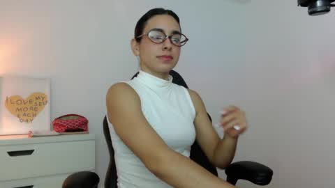 Snapshot of kimcandy_ chatting on 05/15/26, 11:45 CAMI online show from 05/15/26, 11:45