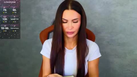 KIm online show from 10/16/25, 04:24